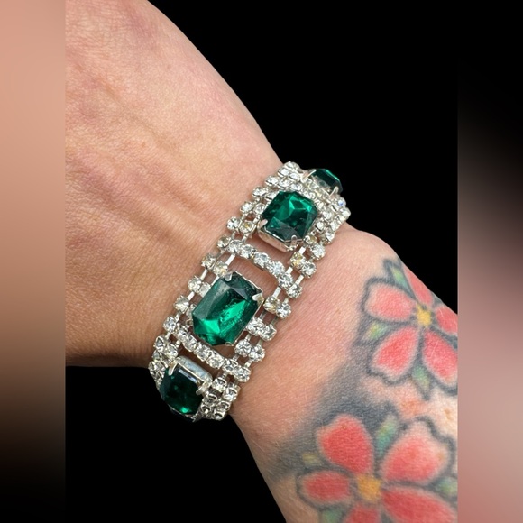 Vintage 1950’s 1960’s Clear and Green Rhinestone Glam Bracelet 8” - Picture 1 of 5